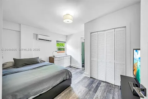 250 NW 40th Avenue Miami FL 33126