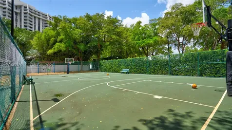 4000 Towerside Terrace Miami FL 33138