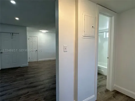 2401 NW 9th Avenue Wilton Manors FL 33311