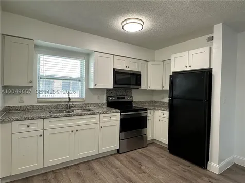 2401 NW 9th Avenue Wilton Manors FL 33311