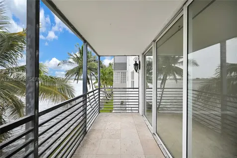 1075 NE Miami Gardens Drive Miami FL 33179
