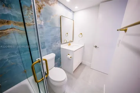 5055 Collins Avenue Miami Beach FL 33140