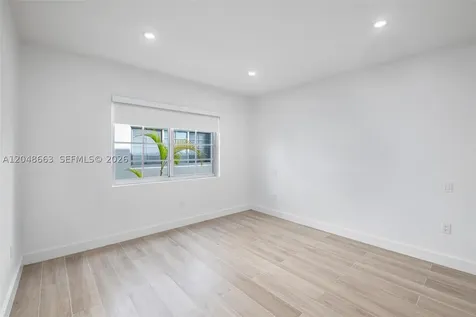 1610 Michigan Avenue Miami Beach FL 33139