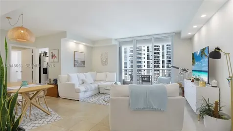 801 Brickell Key Boulevard Miami FL 33131