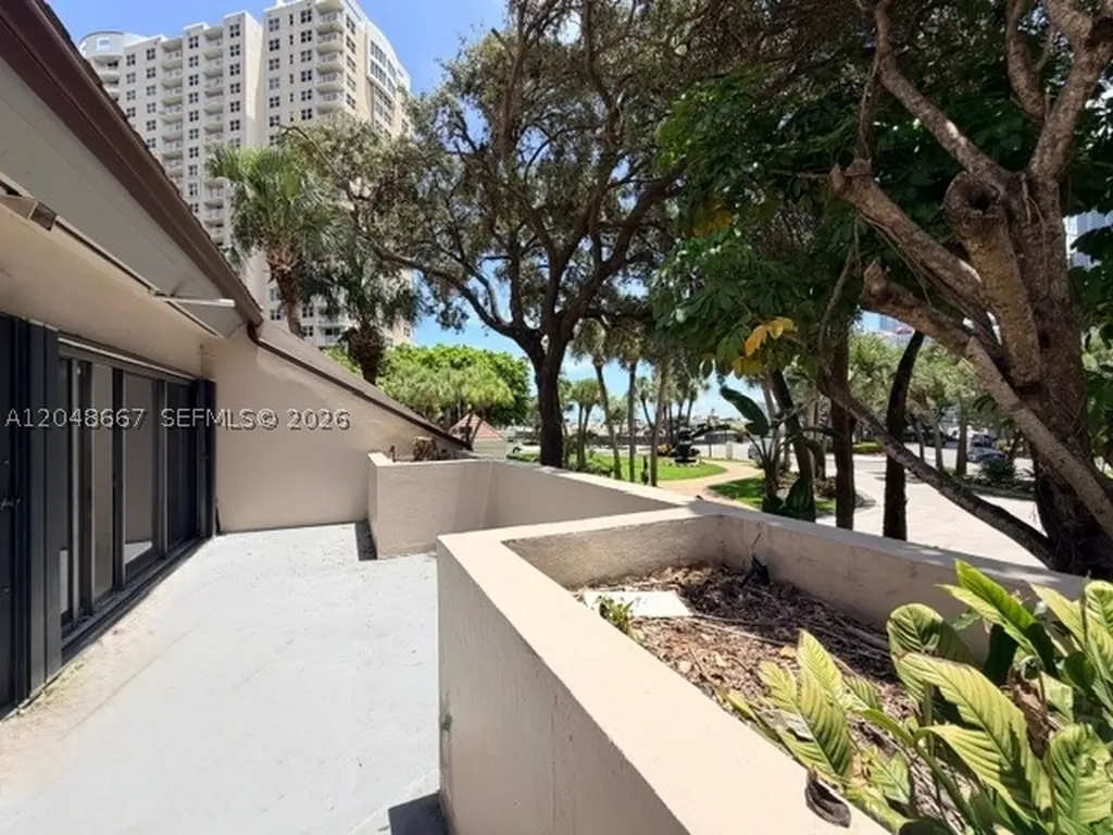520 Brickell Key Drive Miami FL 33131