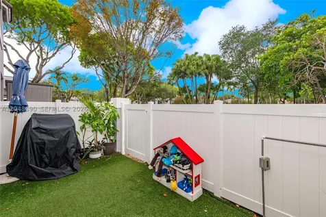11733 NW 11th Street Pembroke Pines FL 33026