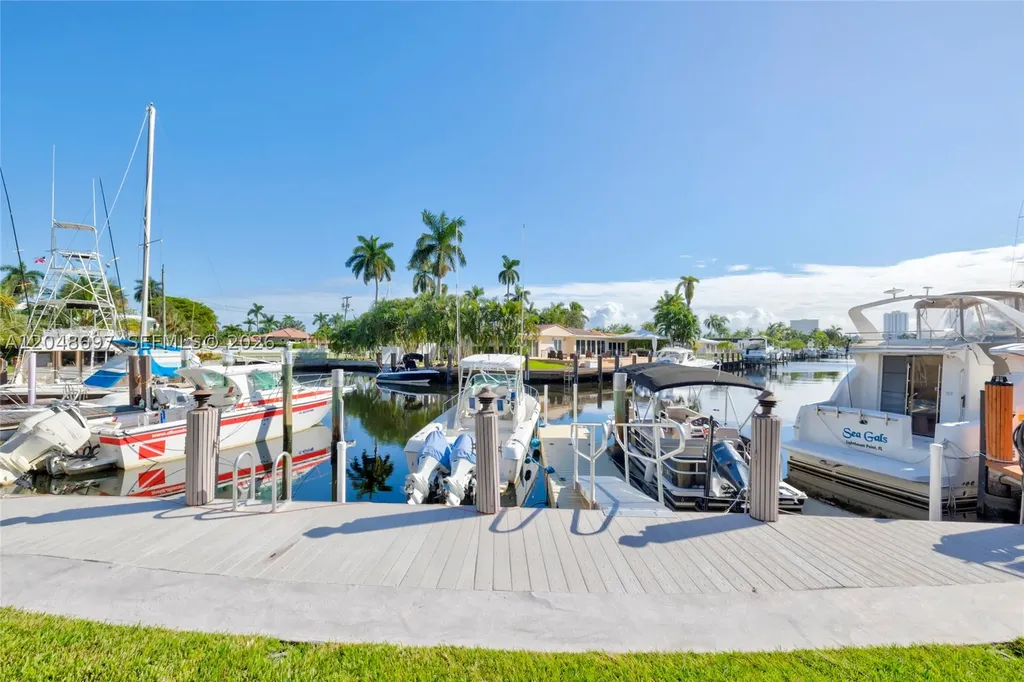 2201 SE 9th Street Pompano Beach FL 33062