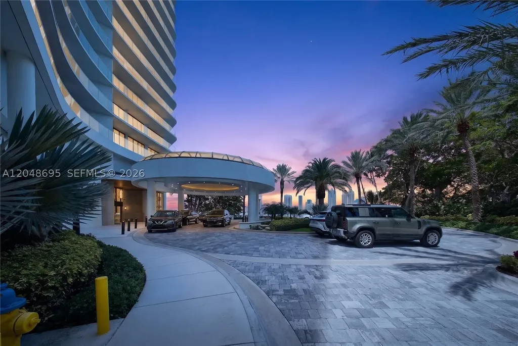 2800 Island Boulevard Aventura FL 33160
