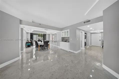 2800 Island Boulevard Aventura FL 33160