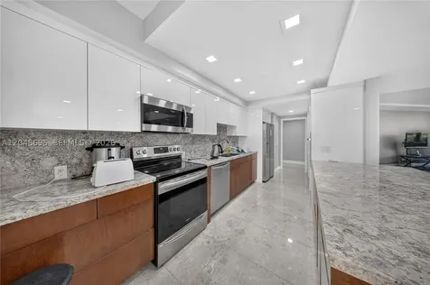 2800 Island Boulevard Aventura FL 33160