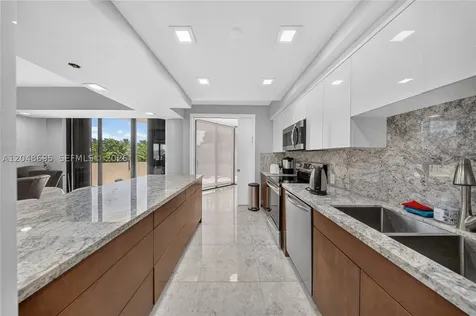 2800 Island Boulevard Aventura FL 33160