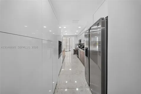 2800 Island Boulevard Aventura FL 33160