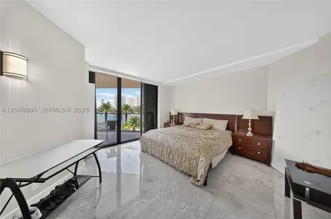 2800 Island Boulevard Aventura FL 33160