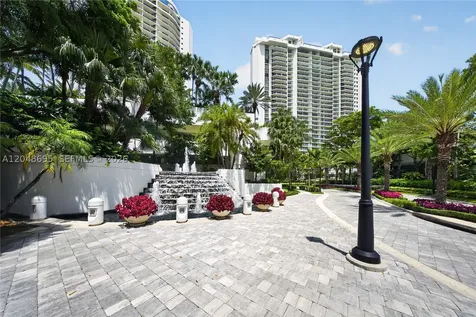 2800 Island Boulevard Aventura FL 33160