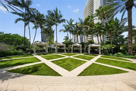 2800 Island Boulevard Aventura FL 33160