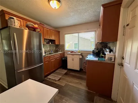 3611 Oak Avenue Miami FL 33133