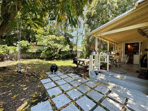3611 Oak Avenue Miami FL 33133
