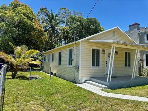 3611 Oak Avenue Miami FL 33133
