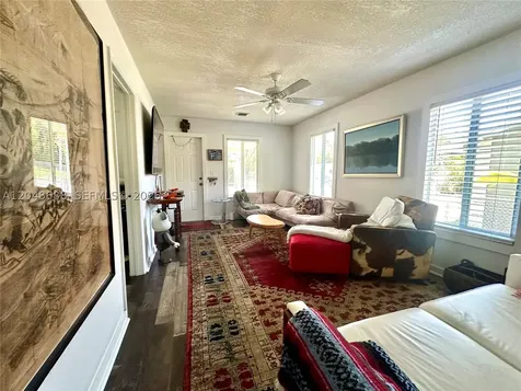 3611 Oak Avenue Miami FL 33133