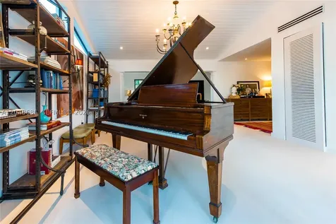 255 Palm Avenue Miami Beach FL 33139