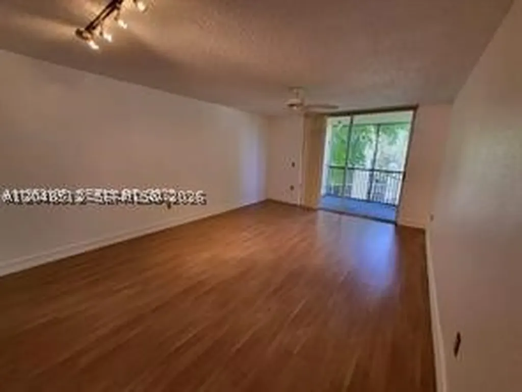 8225 Lake Drive Doral FL 33166