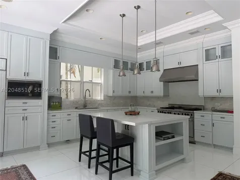 4724 SW 72nd Avenue Miami FL 33155