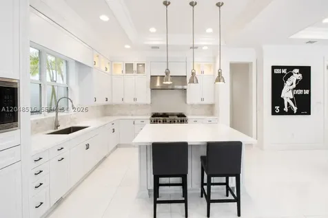 4724 SW 72nd Avenue Miami FL 33155