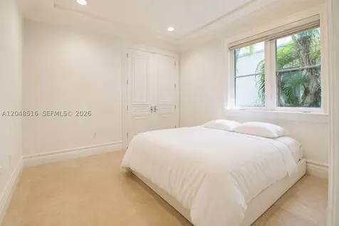 4724 SW 72nd Avenue Miami FL 33155