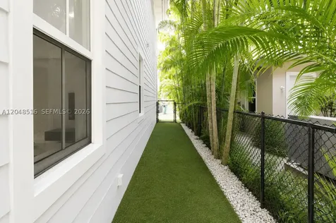4724 SW 72nd Avenue Miami FL 33155