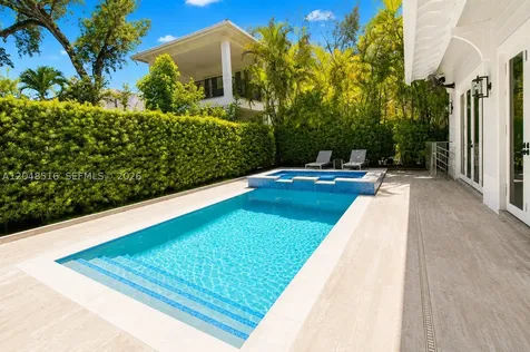 4724 SW 72nd Avenue Miami FL 33155