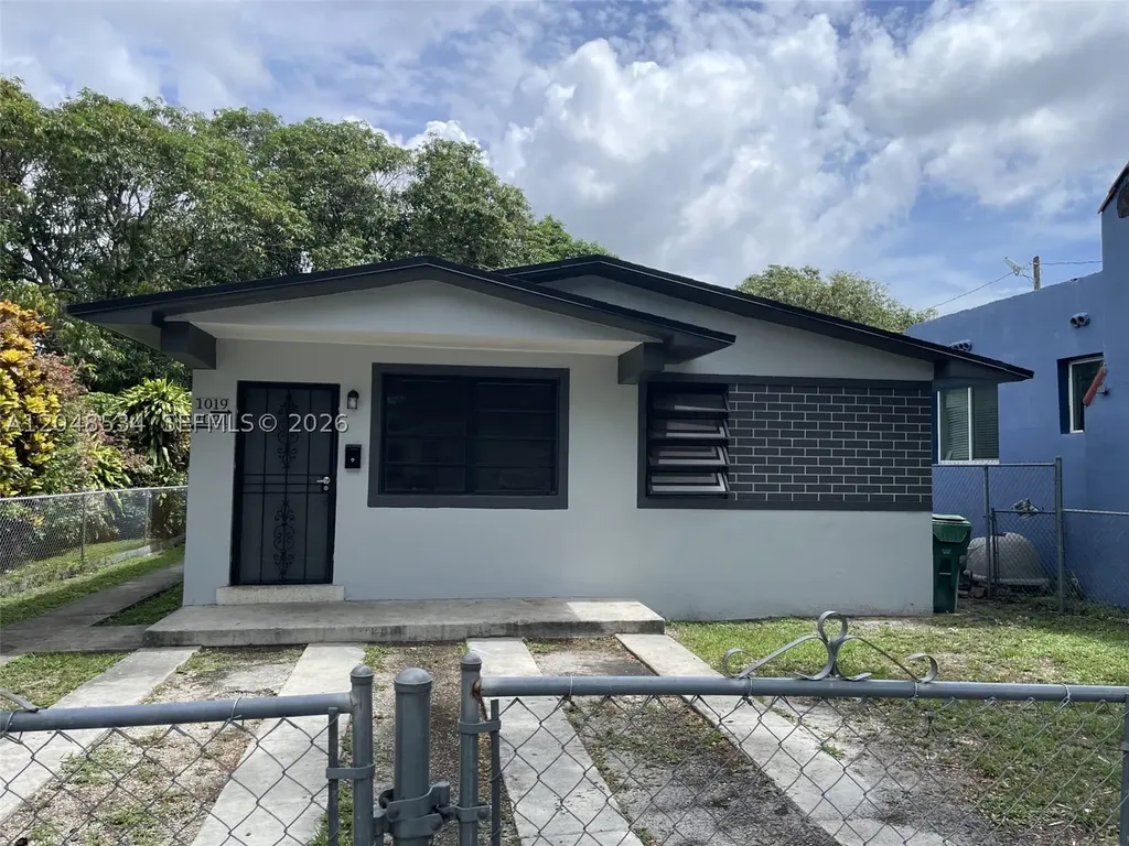 1019 NW 52nd Street Miami FL 33127