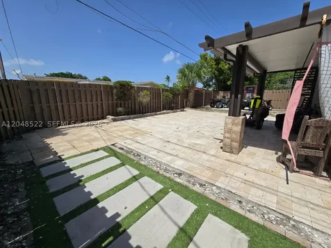 8461 NW 27th Place Sunrise FL 33322