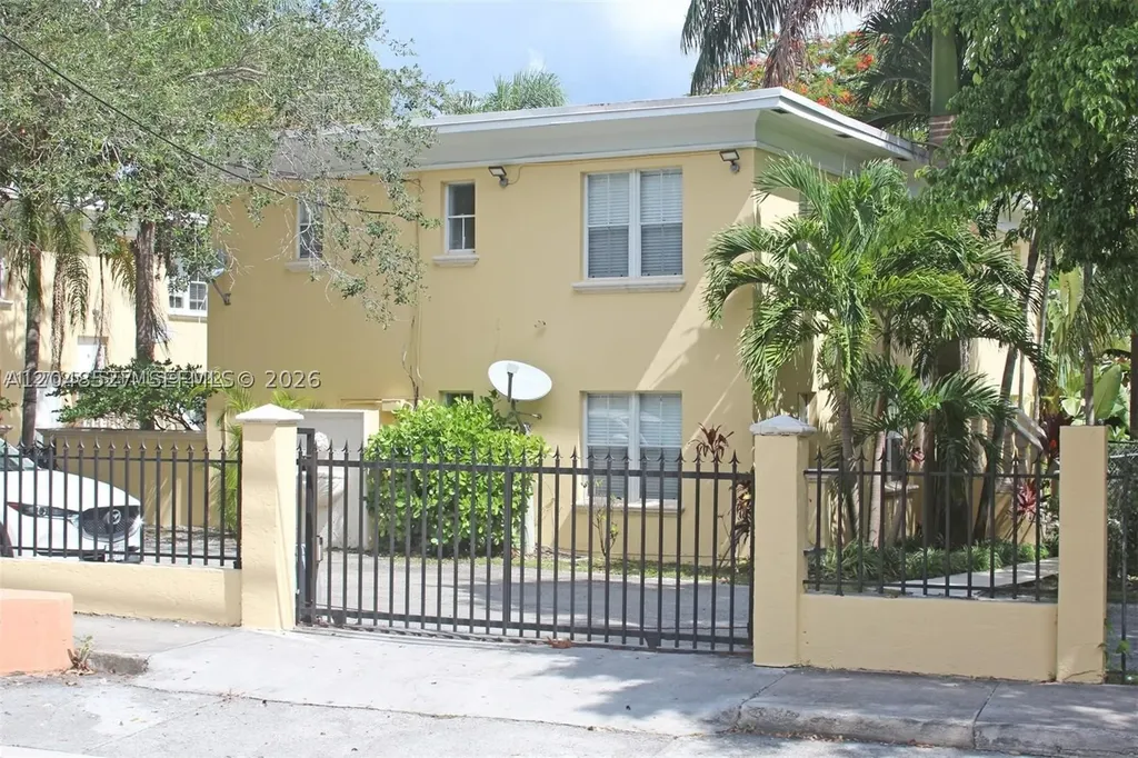 3395 Franklin Avenue Miami FL 33133