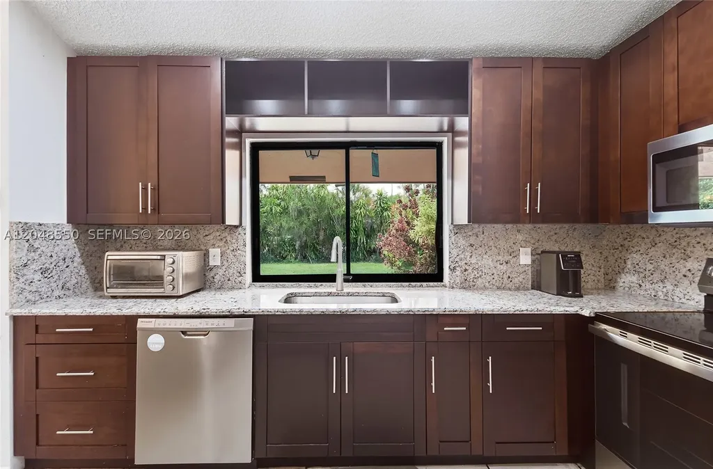 10623 NW 7th Place Coral Springs FL 33071