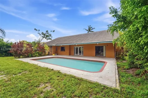 10623 NW 7th Place Coral Springs FL 33071
