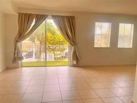 8814 W Flagler Street Miami FL 33174