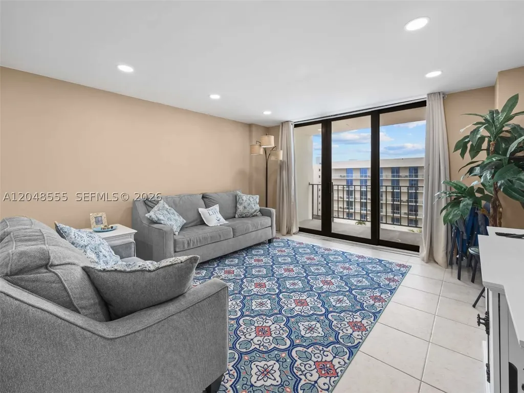 322 SE Buchanan Street Hollywood FL 33019