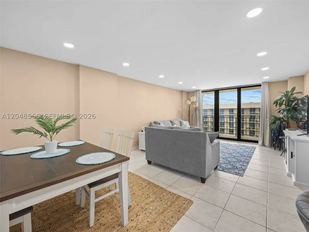 322 SE Buchanan Street Hollywood FL 33019
