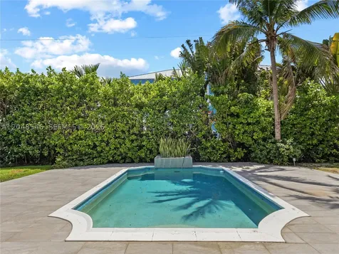 651 S Mashta Drive Key Biscayne FL 33149