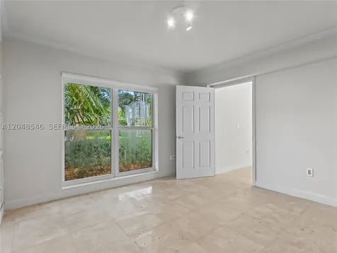 651 S Mashta Drive Key Biscayne FL 33149