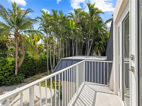 651 S Mashta Drive Key Biscayne FL 33149