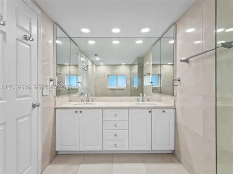651 S Mashta Drive Key Biscayne FL 33149