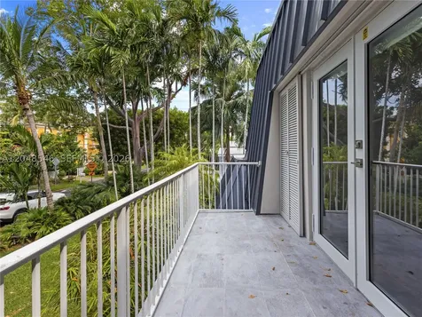 651 S Mashta Drive Key Biscayne FL 33149