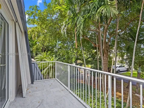 651 S Mashta Drive Key Biscayne FL 33149