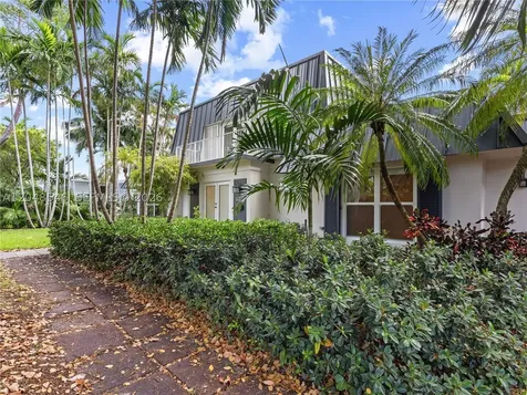 651 S Mashta Drive Key Biscayne FL 33149
