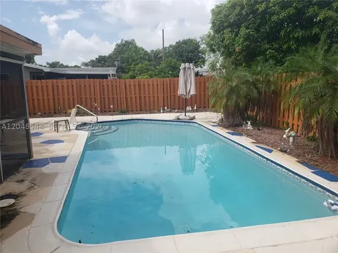 510 SW 70th Avenue Pembroke Pines FL 33023