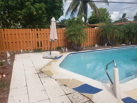 510 SW 70th Avenue Pembroke Pines FL 33023