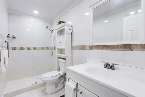 7032 SW 23rd Street Davie FL 33317