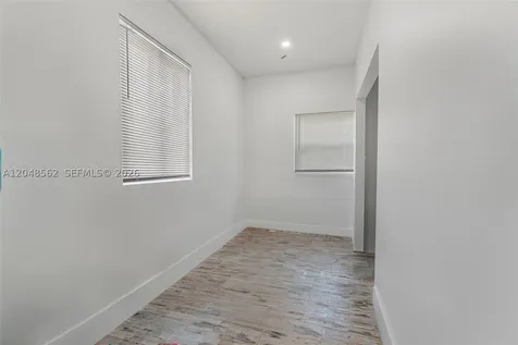 2275 NW 30th Street Miami FL 33142