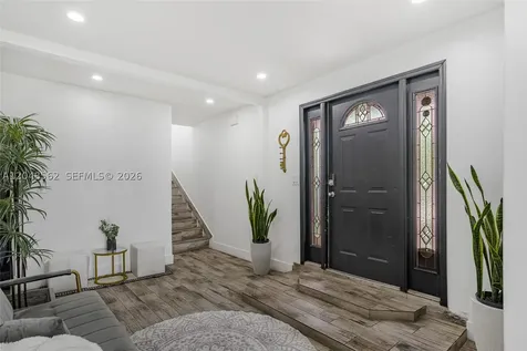 2275 NW 30th Street Miami FL 33142